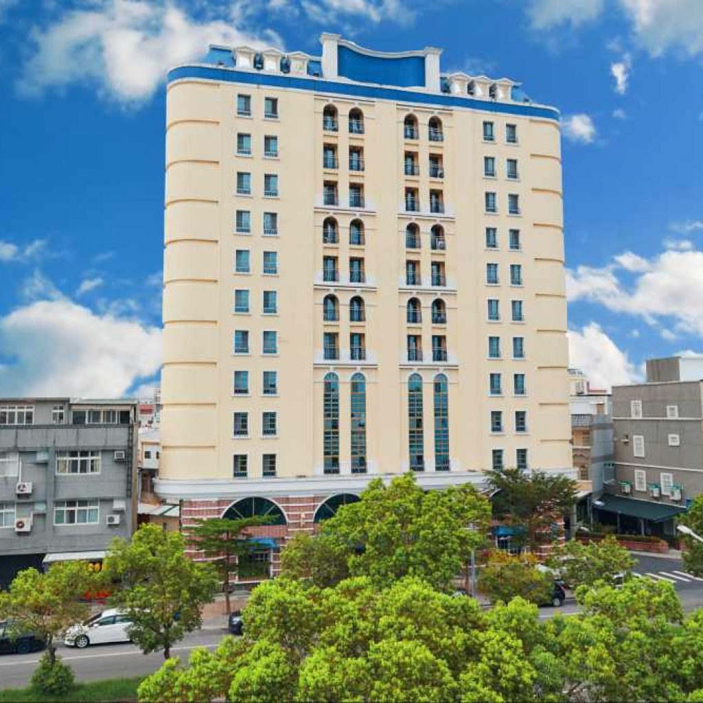 Trianon revitalizes 1+1 praise and adds more! ! !